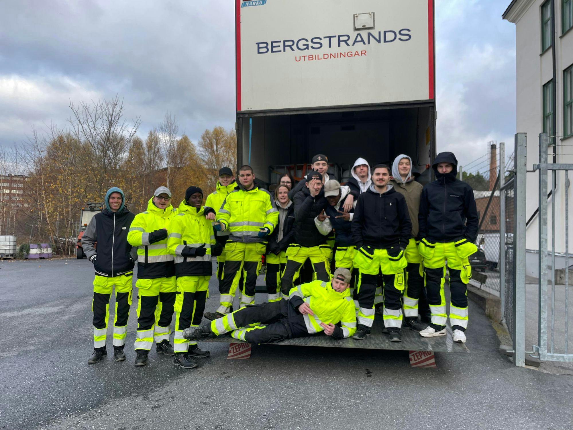 Elever på fordons- och transportprogrammets inriktning transport på Bergstrands Gymnasium Stockholm. 