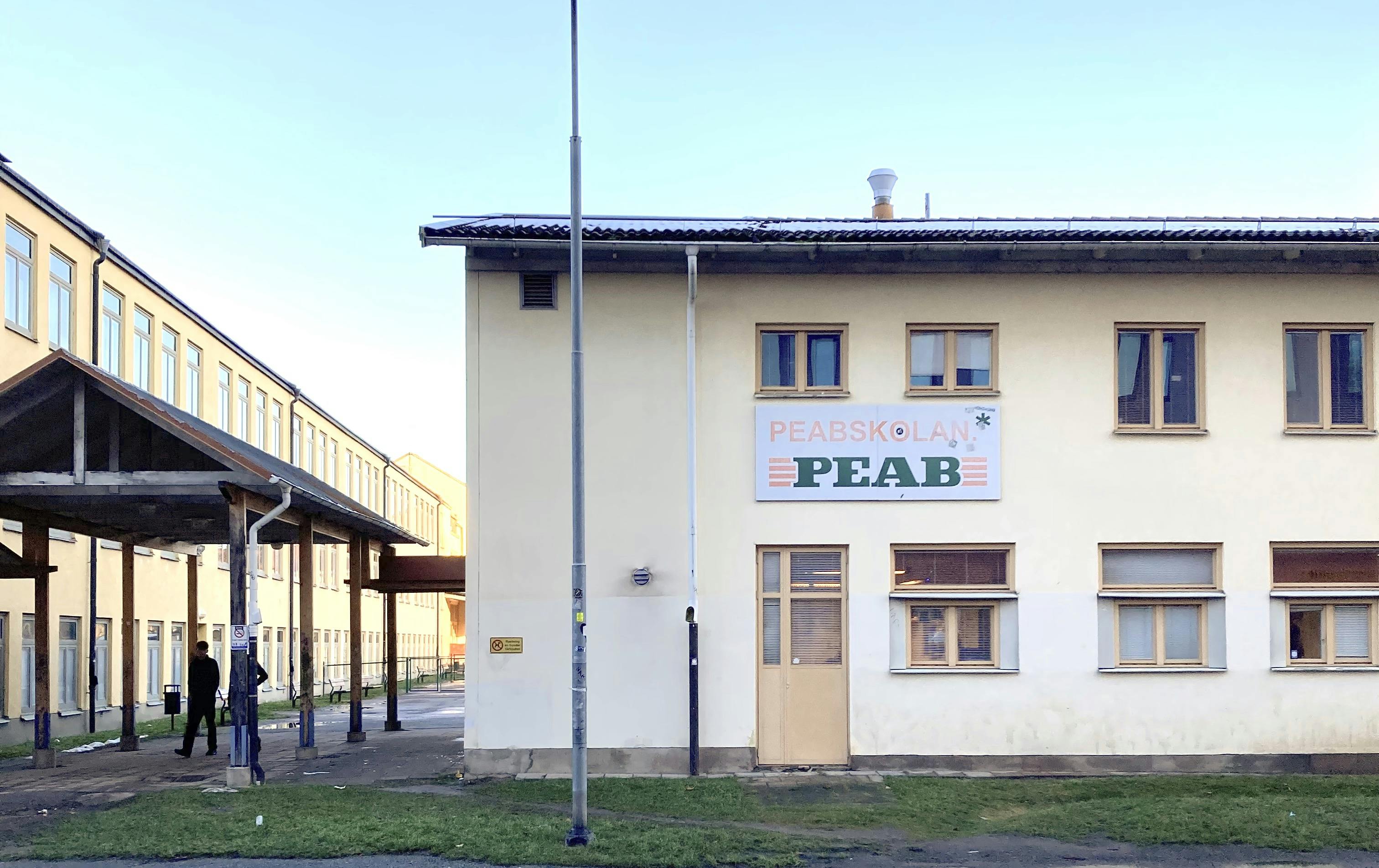 Peabskolan Solnas skolbyggnad.